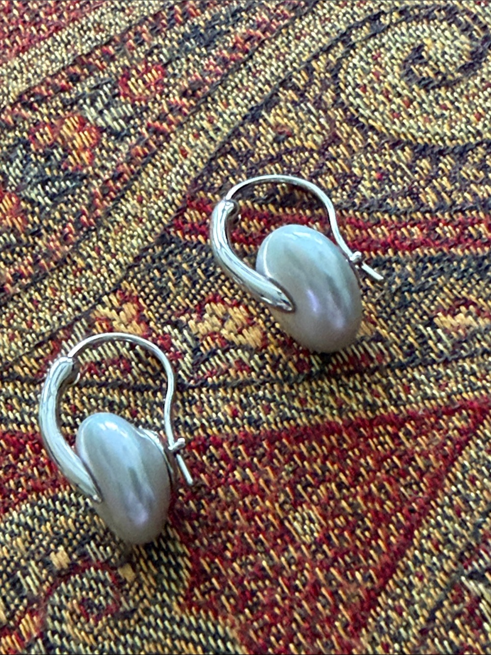 Exquisite delicate sterling silver pierced pearl earrings - Picture 3 of 11